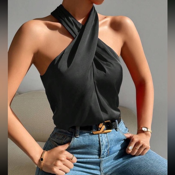 Halter neck blouse - Picture 3 of 6